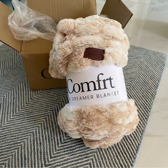 NEW Comfrt Dreamer Blanket - Picture 4 of 7